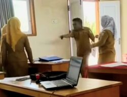 Guru SD Ngamuk Bak Preman Pasar