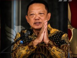 Febrie Mundur Dari Jabatannya