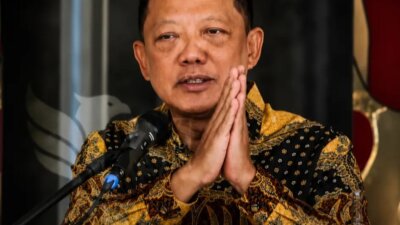 Febrie Mundur Dari Jabatannya